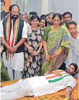  ?? — Deepak Deshpande ?? TPCC president N. Uttam Kumar Reddy at a blood donation camp organised to mark the 27th death anniversar­y of Rajiv Gandhi in Hyderabad on Monday.
