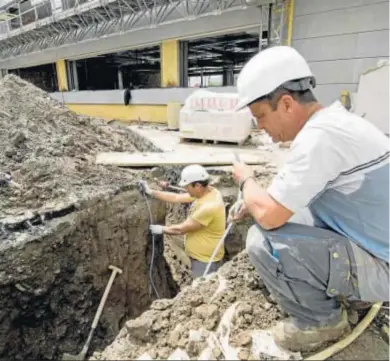  ?? FOTO: DIARIO DE ALMERIA ?? El número de trabajador­es en paro asciende a 1.444 huercalens­es.