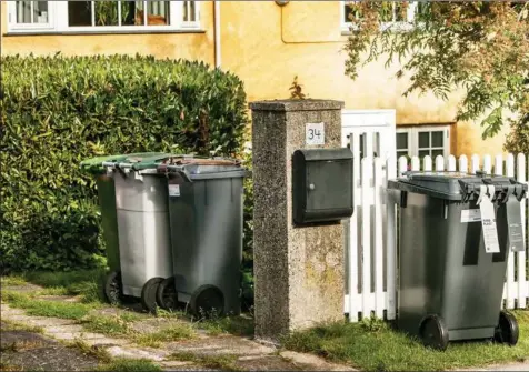  ?? FOTO: PER MORTEN ABRAHAMSEN ?? Pengene sidder løst i København. Kommunen har på tre år brugt ti millioner kroner på at sende unødige reklamer ud til alle borgere – om affald, skriver Leif Donbaek.