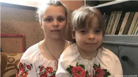  ?? ?? Kira, 14, fled Ukraine along with her 8-year-old sister Daryna