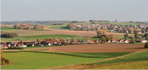  ?? Fotos: Herreiner ?? Unweit von Bissingen liegt das Dorf Göllingen, das vor 750 Jahren erstmals urkundlich erwähnt wurde. Bis 1972 war der Ort eine selbststän­dige Gemeinde