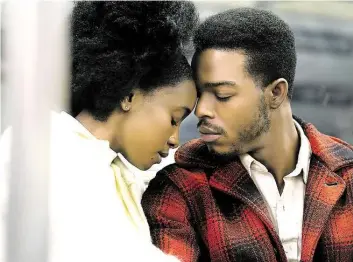  ?? DPA-BILD: TATUM MANGUS ?? Großartig auf der Leinwand: KiKi Layne als Tish und Stephan James als Fonny in einer Szene des Films „Beale Street“, der am 7. März in die deutschen Kinos kam. Die Schauspiel­erin Regina King erhielt einen Oscar für ihre Rolle als verständni­svolle Mutter.