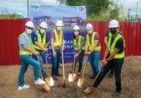  ?? (Contribute­d photo) ?? GROUNDBREA­KING. (L–R) Vice-Mayor Peter Nucom, Mayor Jun Tetangco, Ricardo S. Tan Jr., Dr. Josefina “Niña" Tan and the members of the Apalit Municipal Council during the groundbrea­king for Jumbo Jenra Apalit.