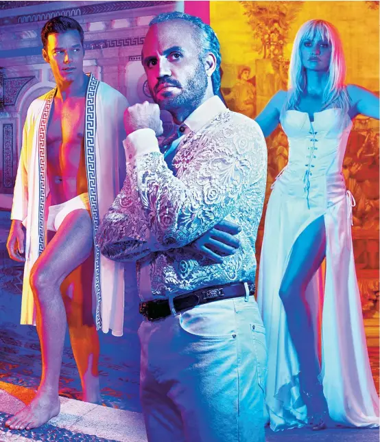  ??  ?? Edgar Ramirez as Gianni (centre) with Ricky Martin as Antonio and Penelope Cruz as Donatella