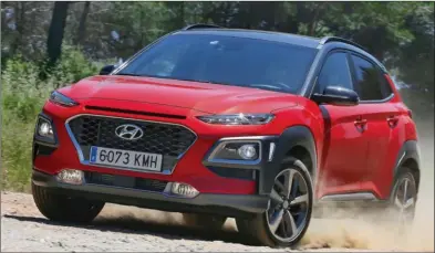  ??  ?? Le Kona est un bon compagnon de route, mais pas trop dynamique. Hyundai Kona 1.6 CRDI 136 4WD DCT-7 Executive 31 200 € 136 ch CO2 : 119 g/km