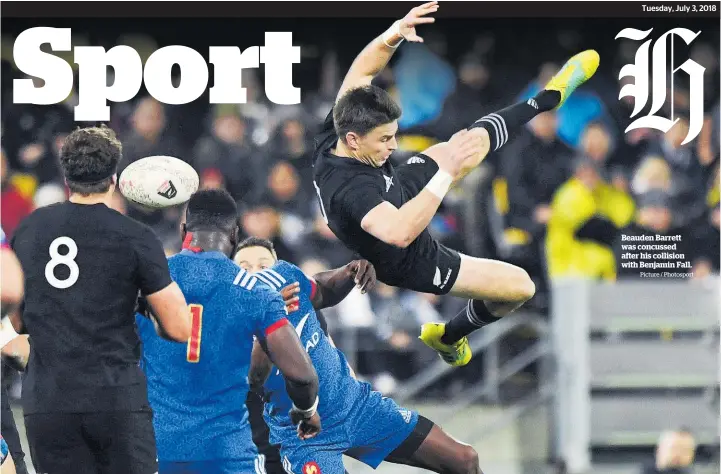  ?? Picture / Photosport ?? Beauden Barrett was concussed after his collision with Benjamin Fall.