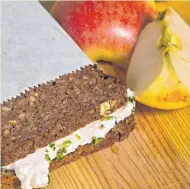  ?? FOTO: COLOURBOX ?? Der ideale Snack: Pausenbrot und Apfel-