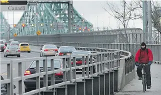  ?? MARIE-FRANCE COALLIER ?? The bike path on Jacques Cartier Bridge is typically off limits between mid-December and at least March but there is a growing demand to use it through the winter months.