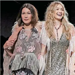  ?? Cortesía ?? Las modelos y hermanas estadounid­enses Bella y Gigi Hadid durante la Semana de la Moda de Nueva York.