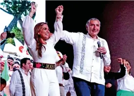  ?? ?? CAMPAÑA. El secretario de Gobernació­n, Adán Augusto López, acompañó este domingo a la candidata de Morena al Gobierno de Quintana Roo, Mara Lezama.