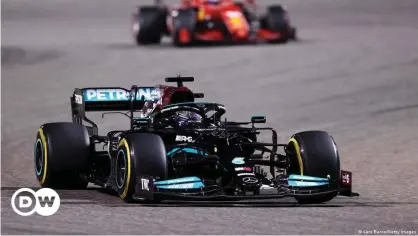  ??  ?? Lewis Hamilton driving for Team Mercedes