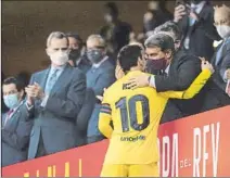  ?? FOTO: PERE PUNTÍ ?? Laporta y Messi, en Sevilla llevan días con buen ‘feeling’