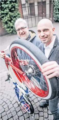  ?? RP-FOTO: ANDREAS BRETZ ?? Torsten Abels (Projektman­agement Cyclingwor­d Düsseldorf, l.) und Stefan Maly, Initiator der neuen Messe.