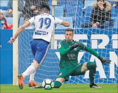  ??  ?? EL PRIMERO. Así marcó el georgiano Papu el primer gol del partido.