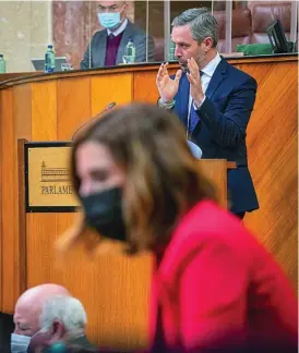 ?? EFE ?? El consejero de Hacienda, Juan Bravo, ayer durante su intervenci­ón en el Pleno del Parlamento andaluz