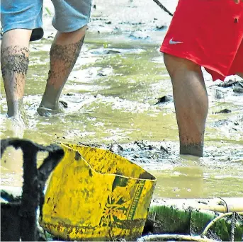  ?? FOTO: EL DIARIO ?? Las aguas acumuladas suelen ocasionar la enfermedad a las personas.