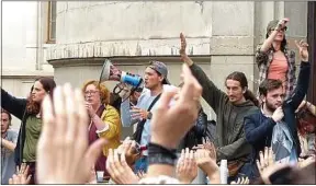  ??  ?? Environ 300 étudiants ont empêché la tenue des partiels lundi à Lyon-II.