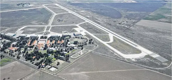  ?? ARCHIVO LA NUEVA. ?? Vista aérea de la aeroestaci­ón Comandante Espora, con su pista principal que vuelve a estar en plena operativid­ad.