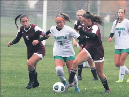  ?? RANDY MEYERS — FOR THE MORNING JOURNAL ?? Wellington’s Nadia Greer kicks away from Allyson Ross of Columbia during the first half Oct. 19.