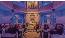  ?? FOTO: WERNER JOHANN ?? In der Bischmishe­imer Schinkelki­rche startet am Freitag die diesjährig­e „Sommermusi­k“: Unser Foto zeigt 2017 das Landolfi-Quartett.