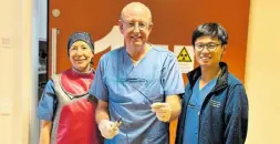  ?? Foto: St-vincenz-kliniken ?? Oberärztin Sibylle Brandner, Chefarzt Andreas Götte und Oberarzt Wisnu Pradana Mahardhika freuen sich über die neue Ablationst­echnik.