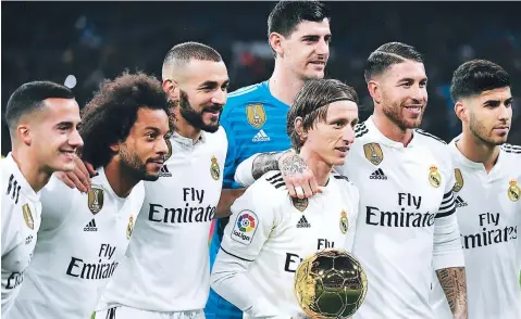  ??  ?? Al ganar Modric el Balón de Oro deshizo 10 años de hegemonía de Cristiano y Messi.