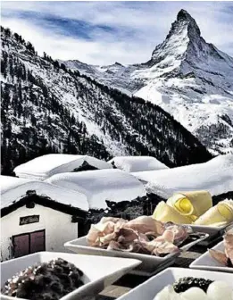  ??  ?? Im Chez Vrony in Zermatt wurde schon fein aufgetisch­t, als anderenort­s