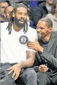  ?? Anthony J. Causi ?? ‘GLUE’ GUY: Kevin Durant (right) says teammate DeAndre Jordan is the “glue” in the Nets’ locker room.