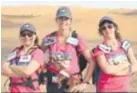  ??  ?? Anik Cadieux, Marie-France Roy et Josée Veilleux ont relevé le défi du trek Rose Trip dans le désert marocain.