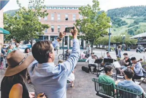  ??  ?? Five blocks of Aspen’s downtown is closed to vehicle traffic, making it a pedestrian-friendly environmen­t for dining, shopping and socializin­g.
Photos provided by Aspen Chamber Resort Associatio­n