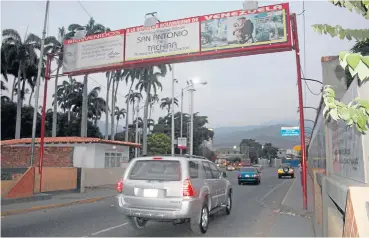  ?? Foto: archivo/la Opinión ?? Aún no se sabe cuántos vehículos podrían llegar a la ciudad diariament­e con la apertura de los puentes./