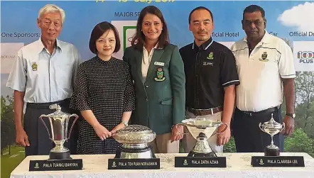 ??  ?? At the Royal Selangor Ladies Amateur Open launch were (from left) Lee Tuck Chew, June Tai, Datuk Yasmin Yusuff, Jack Cheong and Lovis Loordswamy.