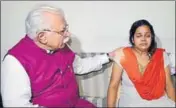  ?? PTI ?? Haryana CM Manohar Lal Khattar consoling the mother of Pradyuman, the eightyearo­ld student who was murdered at Ryan Internatio­nal School at Bhondsi in Gurgaon, on Friday.