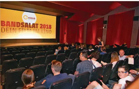  ?? FOTO: BECKER & BREDEL ?? Gespannt verfolgten die Zuschauer im Kino Camera Zwo, welche Filme im „Bandsalat“-Jahrgang 2018 die Juroren überzeugen.