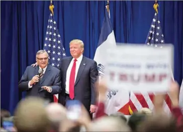  ?? DAMON WINTER/THE NEW YORK TIMES ?? Joe Arpaio, the Maricopa County sheriff, campaigns on behalf of Donald Trump in Marshallto­wn, Iowa, on January 26, 2016.