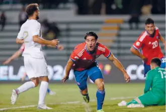  ?? / @LAROJA ?? Clave. Montes, que entró por la ventana al torneo, le dio vida a la “Rojita”.