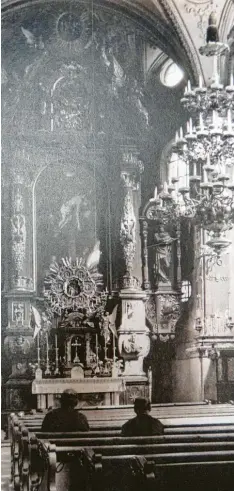  ?? Repros (2)/Archivfoto: Gerlinde Drexler ?? Die historisch­e Aufnahme zeigt den Blick zum Hochaltar der Wallfahrts­kirche Maria Birnbaum nach der Renovierun­g im Jahr 1893.