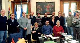  ?? (Zanfron) ?? Foto di gruppo Neoparlame­ntari e consiglier­i della Provincia ieri a Palazzo Piloni