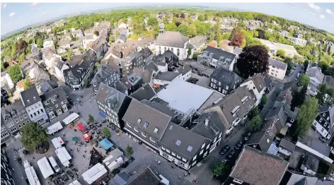  ?? FOTO: HERTGEN (ARCHIV) ?? Blick vom Turm der reformiert­en Kirche am Markt: Der neue Verein will über den Tellerrand der Stadt hinausscha­uen.