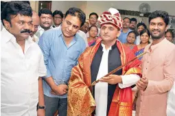  ?? DECCAN CHRONICLE ?? Former Uttar Pradesh chief minister Akhilesh Yadav with Telangana state IT minister K.T. Rama Rao at TS minister Talasani Srinivas Yadav’s residence in West Marredpall­y for a cup of tea on Wednesday. —