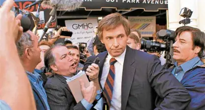  ??  ?? Jackman (center) in “The Front Runner”