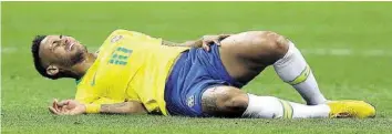  ?? GETTY/AP/KEYSTONE ?? Neymar am Boden liegend, lange Gesichter bei Deutschlan­d und Shaqiris Doppeladle­r.