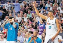  ??  ?? PASADO NBA. Taylor, Randolph y Tavares, en un partido del Madrid.