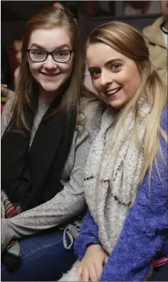  ??  ?? RIGHT: Laura Egan and Leeanne Martin enjoying Juno and the Paycock by Model Box Production­s in the Castle Inn, Newcastle.