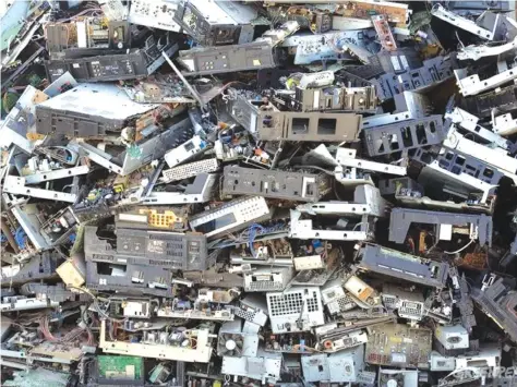  ??  ?? A pile of electronic waste which contains toxic ingredient­s