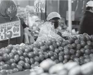  ?? Foto: Cuarto Oscuro ?? > La inflación es mayor incluso que los últimos tres meses de 2021.