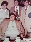  ?? ?? ‘People used to wait for weeks and weeks for their favourite records’ … Nusrat Fateh Ali Khan, seated, with Ayyub, centre. Photograph: Courtesy of Oriental Star Agencies