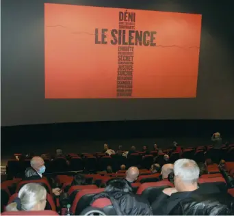  ??  ?? Le documentai­re Le Silence, de René Blanchar, présenté en ouverture du FICFA (ci-dessus), a été récompensé, vendredi, du prix la Vague Léonard-Forest de la meilleure oeuvre acadienne. - Archives