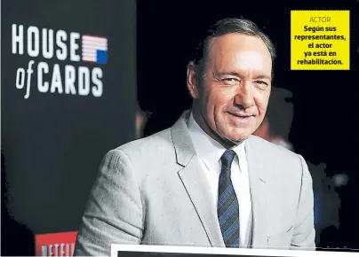  ??  ?? El hermano del actor dijo que Spacey fue abusado por su padre.