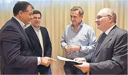  ?? (PRENSA CAMBIEMOS) ?? Firma. Los presidente­s Capitani, Hernández Maqueda, Mestre y Martínez refrendaro­n el espacio.